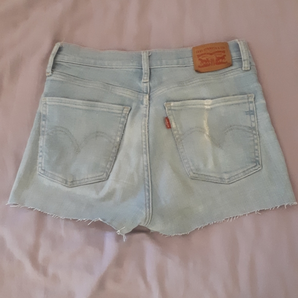 Levi's cutoffs - Picture 3 of 4